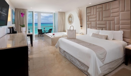 Superior Honeymoon Suite - King Size Bed