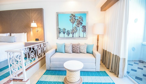 Junior Suite Ocean Front King