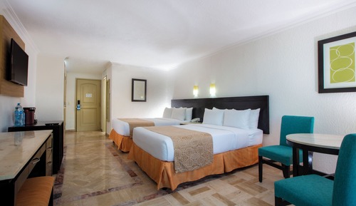 Standard Room, 2 Double Beds, City View
