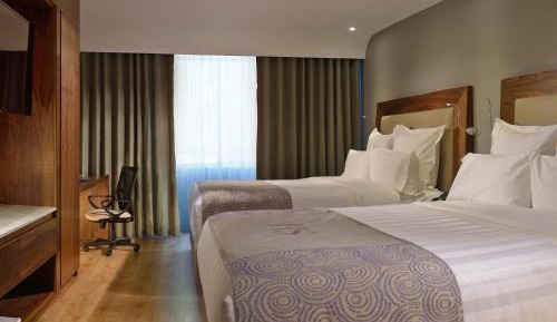 Deluxe Queen Room