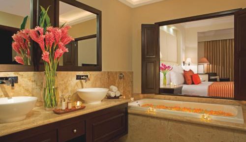 Deluxe Adult Garden View King