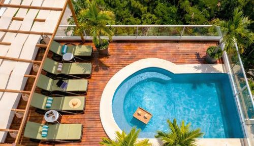 One-Bedroom Apartment with Terrace