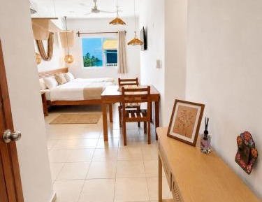 Deluxe Queen Suite