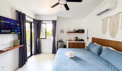 One-Bedroom Apartment with Balcony