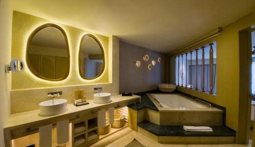 Royal Suite King Jacuzzi