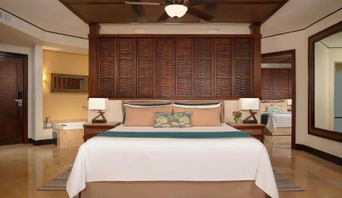 Family Suite Premium (Two Connecting Premium Deluxe Tropical View rooms)
