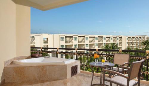 Family Suite Preferred (Two Preferred Club Suites connecting rooms)