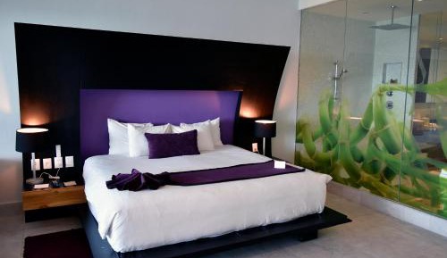 Honeymoon Suite