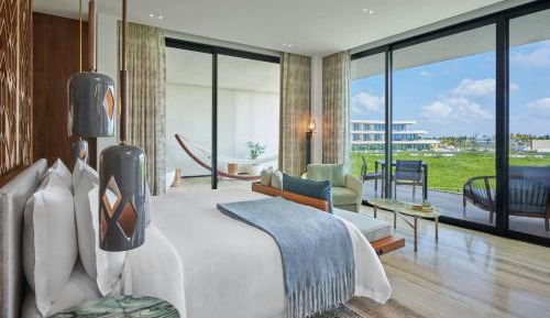 Riviera Luxe Corner King Room with Ocean View