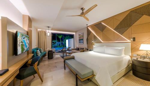 Junior Suite Swim Out Partial Ocean View