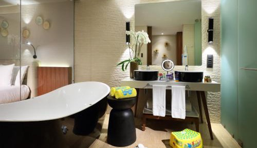 Family Selection Junior Suite Pool Access Beachside