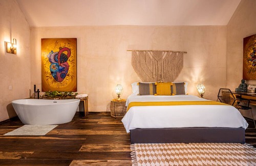 Leona Vicario Hotel | Nuuku