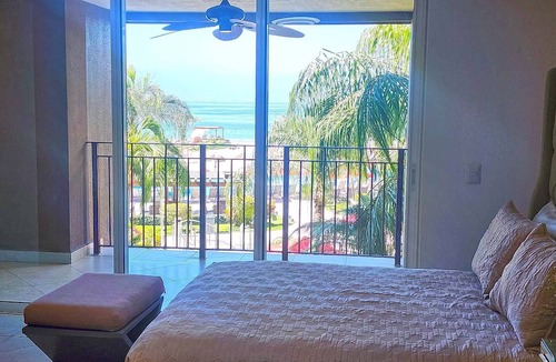 Olimpica Condo | Beachfront Grand Venetian condo