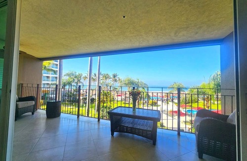Olimpica Condo | Beachfront Grand Venetian condo