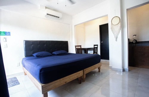 Downtown Hostel | Maui Hostel - Adults Only