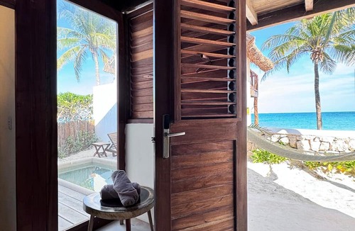 Costa Mujeres Hotel | Punta Blanca | Beachfront Boutique Hotel