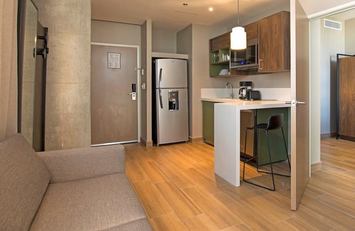 Financial District Hotel | Staybridge Suites Guadalajara Novena by IHG