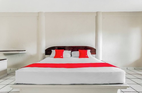 Alfredo V. Bonfil Hotel | OYO Hotel Jaguar