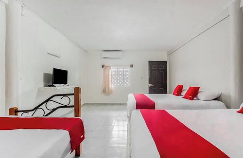 Alfredo V. Bonfil Hotel | OYO Hotel Jaguar