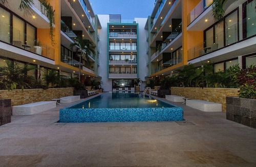 Tohoku Condo | Studio Close to 5th Av, With Amazing Roof Pool View, Gym, Spa and More!