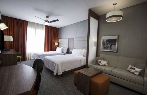 Silao Hotel | Fiesta Inn Suites Aeropuerto del Bajío