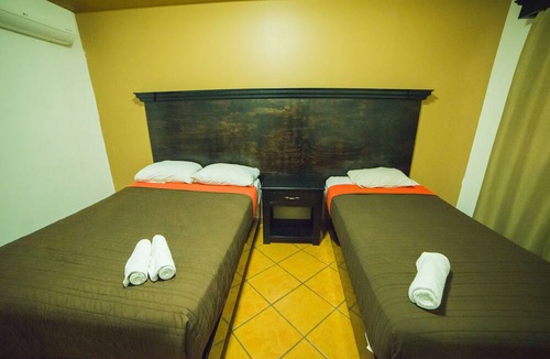 Jalpan de Serra Hotel | Hotel y Plaza Jalpan