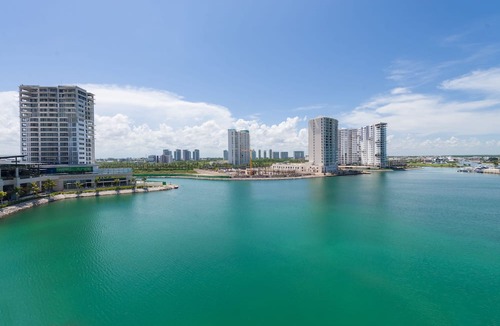 Zona Hotelera Hotel | Renaissance Cancun Resort & Marina