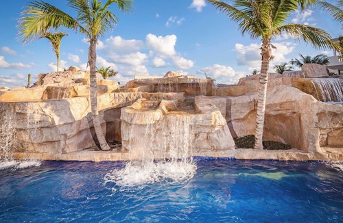 Costa Mujeres Resort | Planet Hollywood Cancun by Royalton, An Autograph Collection All-Inclusive Resort