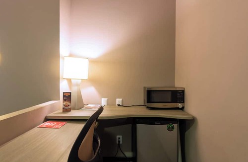 Leon Hotel | Hotel Glow Point - Mulza