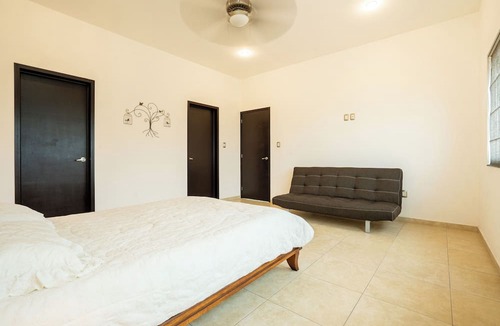 Lomas de Cocoyoc House | Spacious 5 Bedroom Oasis with Pool & BBQ