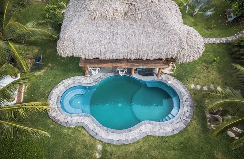 Troncones House | El MURO MAJAHUA RETREAT CENTER
