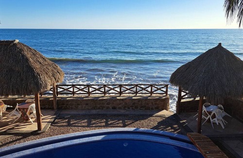 Santa Cruz House | Casa Mister Ken pie de playa Los Cocos