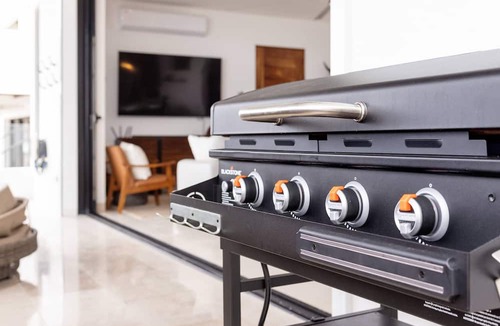 Cerritos House | The Cove at Cerritos