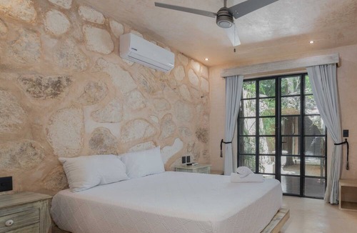 Francisco Uh May Villa | Casa Uh