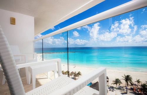 Punta Cancun Resort | Krystal Cancun