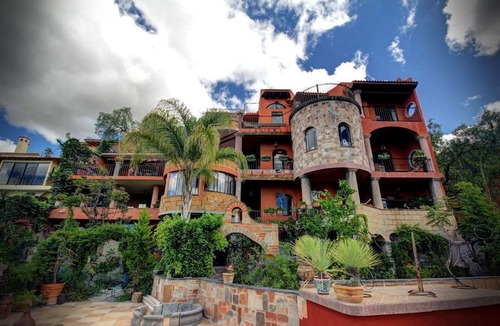 Atascadero Hotel | Hotel Casa Angelitos