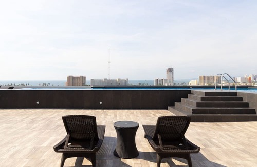 Lazaro Cardenas Condo | Casa Corazon Jacqueline, 2BD Condo in Torre 21 2BD Condo for rent in Lázaro Car