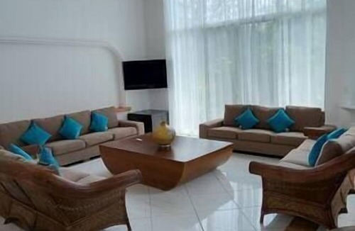 South Shore Hotel Area Villa | Villa Martha Garza Blanca with Chef & Full Staff