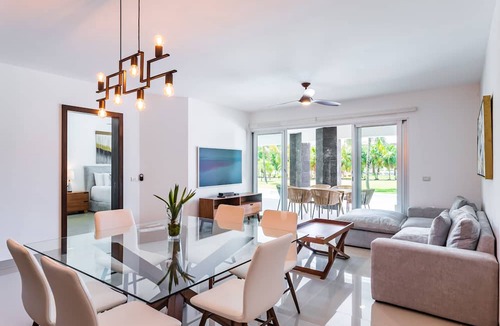 Puerto Juarez Apartment | NEW 2 BR Apt SWIM UP at Mareazul Resort Sleeps 6