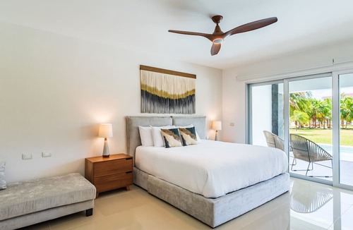 Puerto Juarez Apartment | NEW 2 BR Apt SWIM UP at Mareazul Resort Sleeps 6