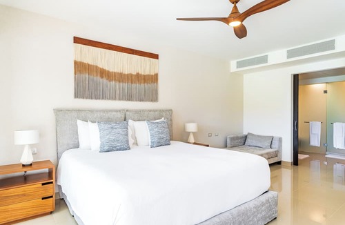Puerto Juarez Apartment | NEW 2BR Swim-Up at Mareazul Resort – Sleeps 6 | Casa Bellissima