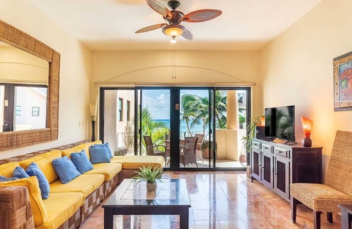 Centro Condo | Amazing Ocean Views! | Beach Service & Pool | Steps to 5th Ave! | Maid!