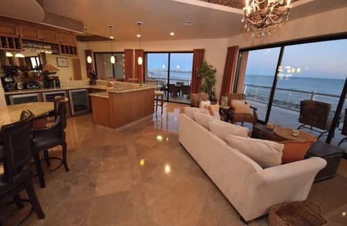 Puerto Penasco Condo | Beach front , Water front low level condo Las Palomas Resort . Cordoba 208.