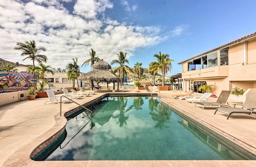 Centro Condo | Chic Cabo San Lucas Getaway < 2 Miles to Beaches!