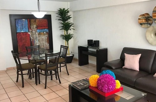 Downtown Queretaro Apartment | +MS +Espaciosa Suite +Zona Centro +Col. El Prado +S7