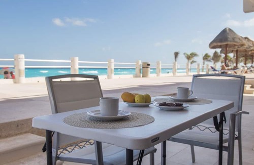 La Isla Apartment | Luxury Villa at the feet of the sea In Cancun