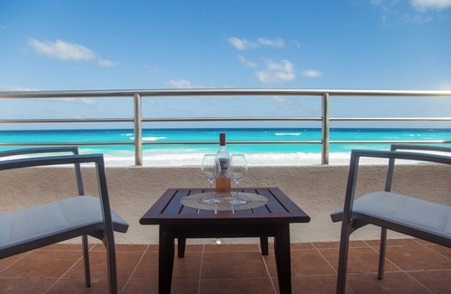 La Isla Apartment | Luxury Villa at the feet of the sea In Cancun