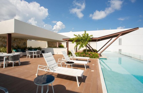 Gonzalo Guerrero Apartment | Nice flat at L condos 4th FL, 4 pax, close to the 5th.