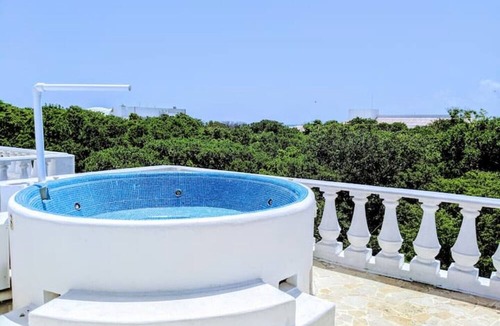 Playacar Apartment | Finca Tropical: 18 bedroom house with pool, 1 minute from the beach