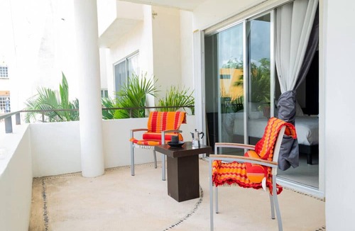 Gonzalo Guerrero Apartment | Aqua Terra 204 by Blueplaya 3 blocks f/5th Av.